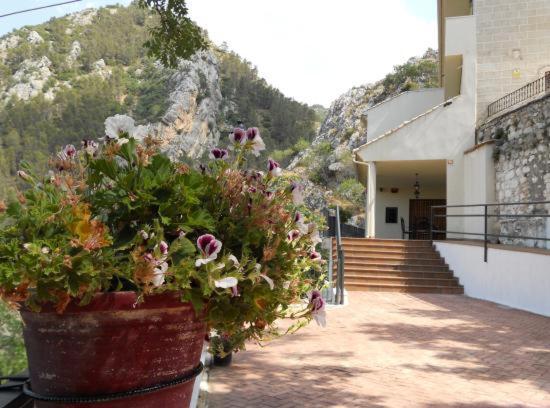 Hostal Rural De Cuadros Bedmar y Garciez Exterior photo