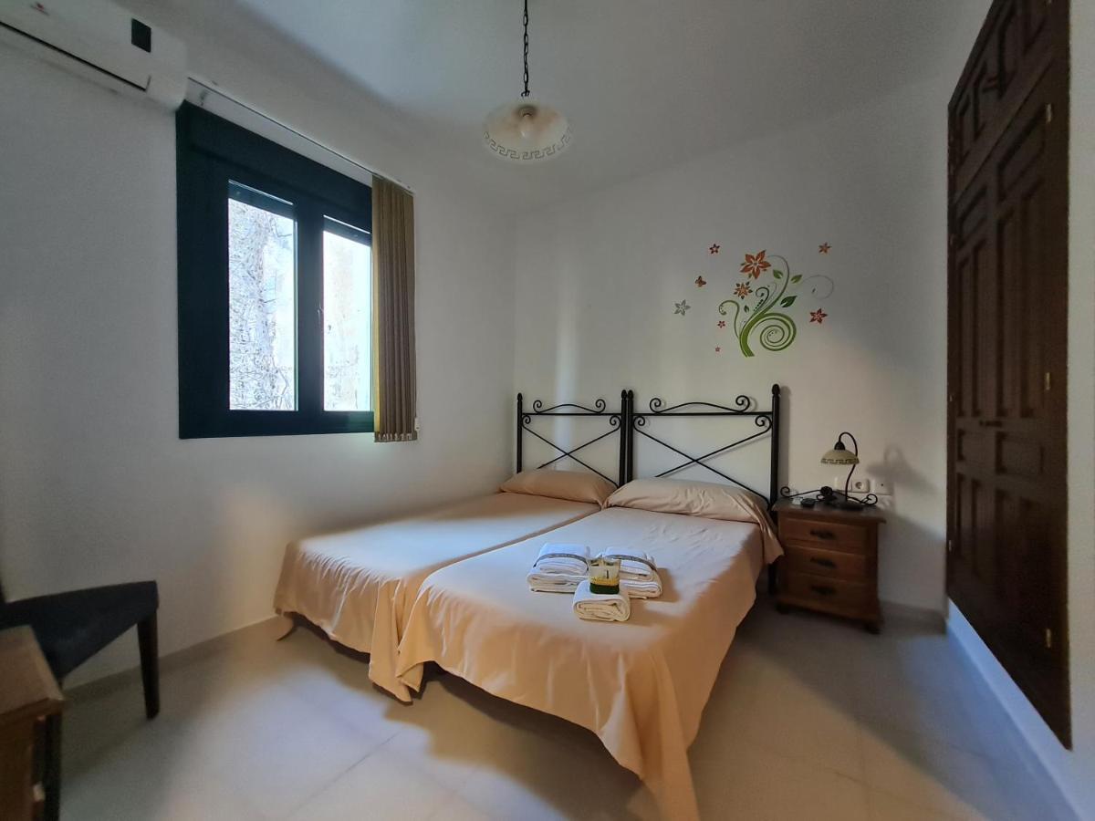 Hostal Rural De Cuadros Bedmar y Garciez Exterior photo